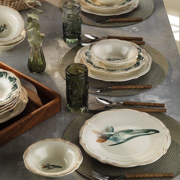 18-teiliges, mehrfarbiges Porzellan-Geschirrset