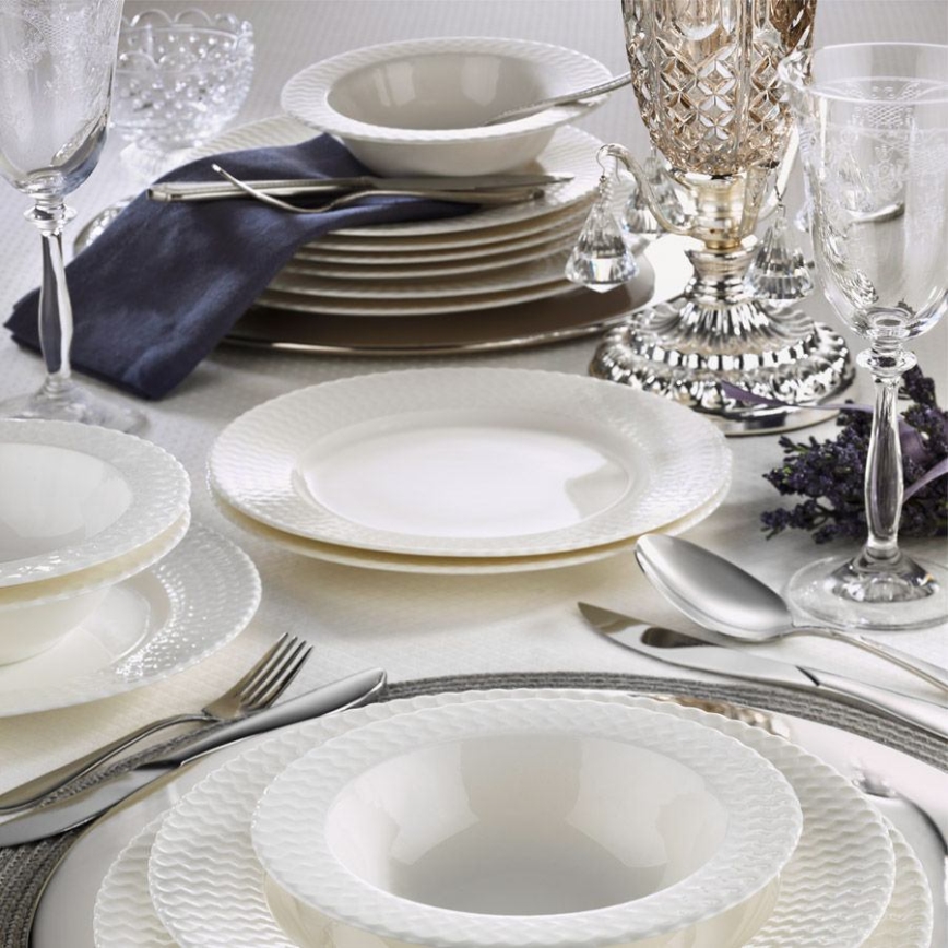 24-teiliges Geschirrset aus Porzellan, weiß