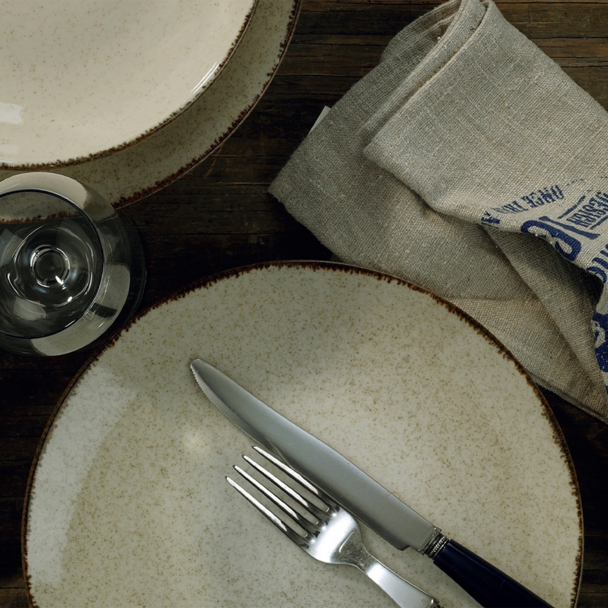 24-teiliges Tafelservice in Beige aus Porzellan