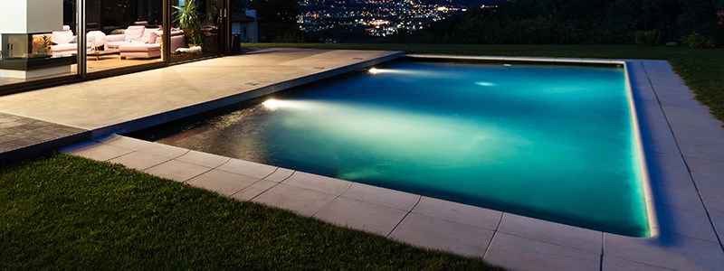 Wie beleuchtet man ein Schwimmbad?