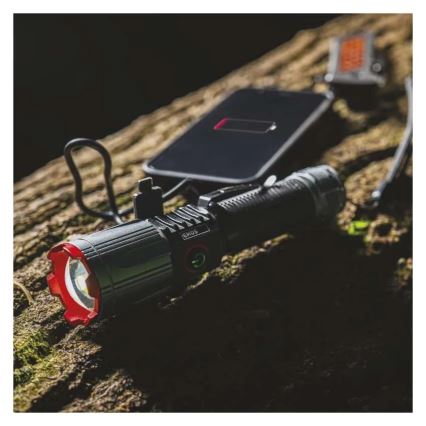 Aufladbare LED-Metall-Taschenlampe LED/5V 3000 glänzend 5000 mAh IP43
