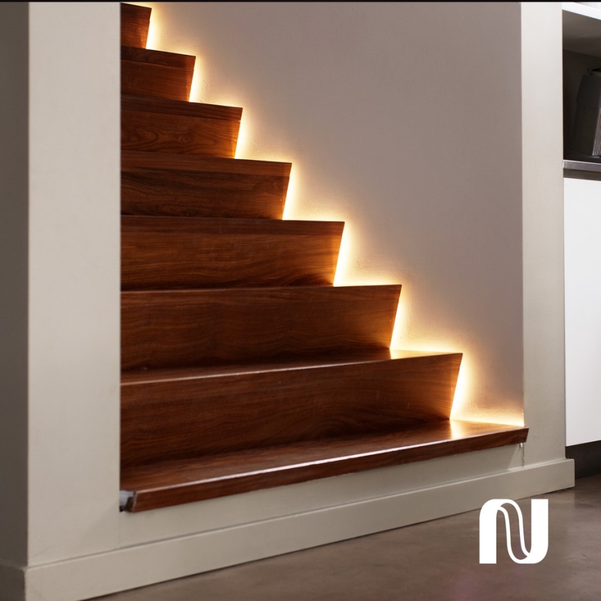 Basisset - Philips Hue WHITE AND COLOR AMBIANCE dimmbares LED RGBW Band 2m LED/20W/230V