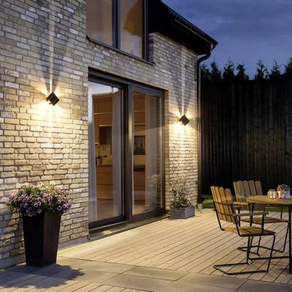 LED-Solarwandleuchte mit Sensor LED/2W/5V IP54 1300 mAh