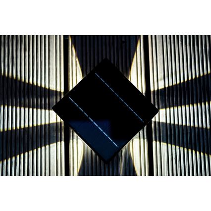 LED-Solarwandleuchte mit Sensor LED/2W/5V IP54 1300 mAh