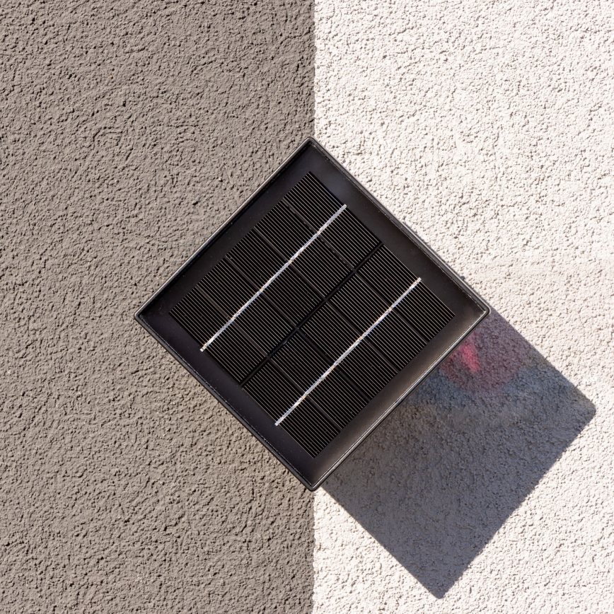LED-Solarwandleuchte mit Sensor LED/2W/5V IP54 1300 mAh