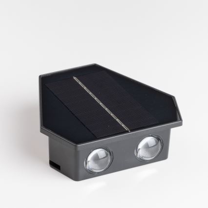 LED Solar-Wandleuchte mit Sensor LED/2W/5V IP54 1300 mAh