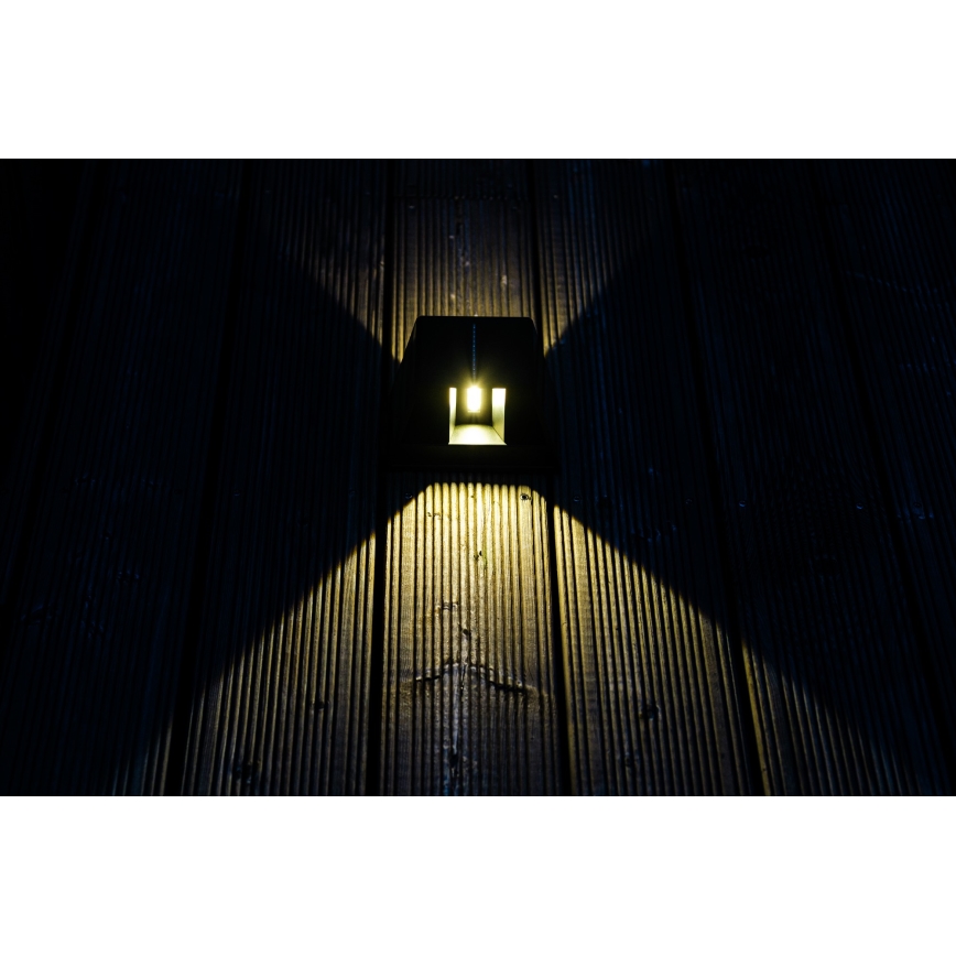 LED-Solarwandleuchte mit Sensor LED/2W/5V IP54 1300 mAh