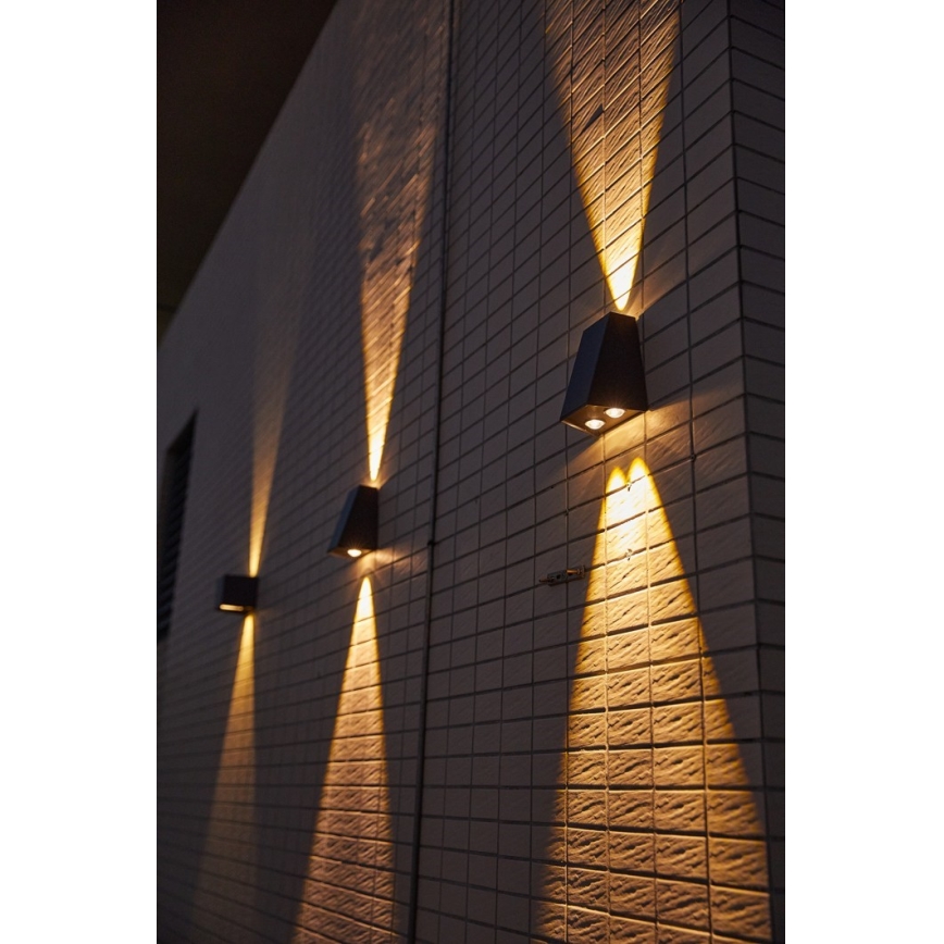LED Solar-Wandleuchte mit Sensor LED/2W/5V IP54 1300 mAh