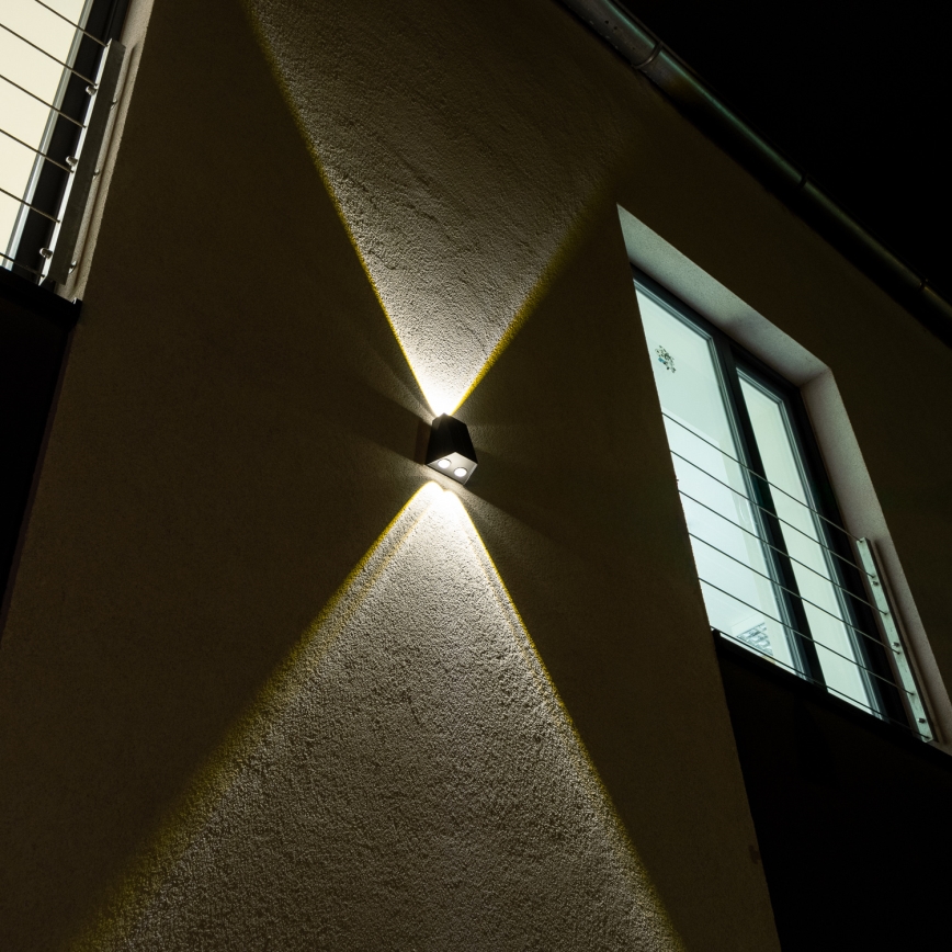 LED Solar-Wandleuchte mit Sensor LED/2W/5V IP54 1300 mAh
