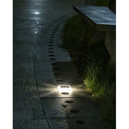 LED Außen-Solarleuchte mit Sensor LED/0,03W/1,2V IP54 800 mAh