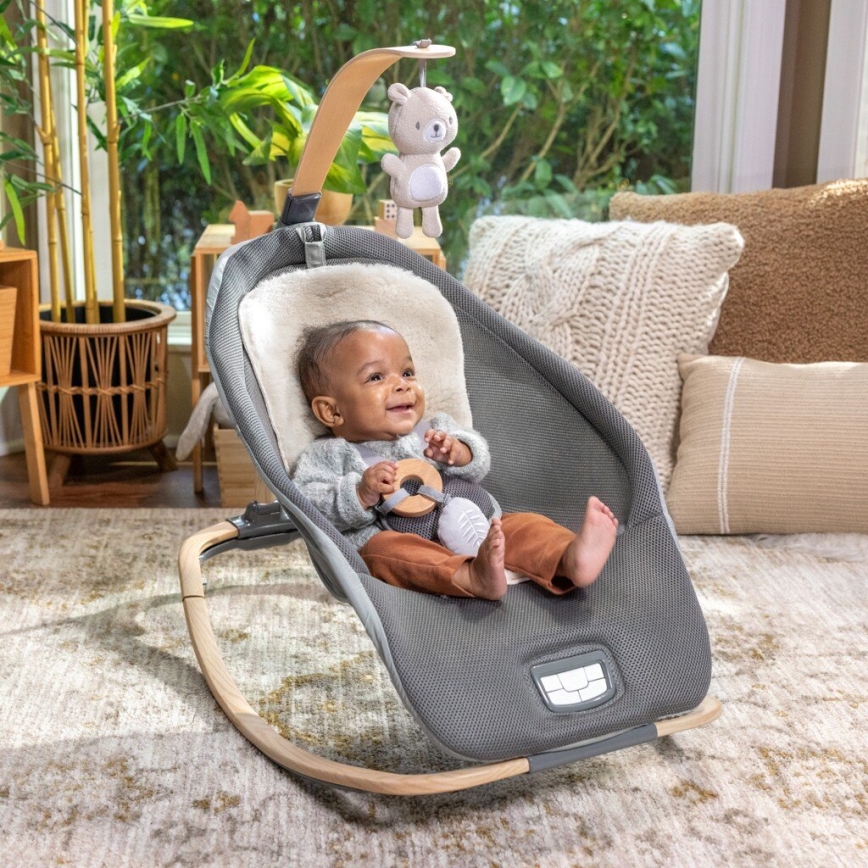 Ingenuity - Kinderwippe mit Vibration und Melodie EVERY SEASON WESLEY 3xC grau