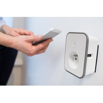 Intelligente Steckdose mit Verbrauchsmessung 3680W/230V + 2x USB/12W/5V Wi-Fi