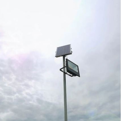 LED dimmbarer Solarstrahler LED/20W/6,4V 4000K IP65 10000 mAh + Fernbedienung