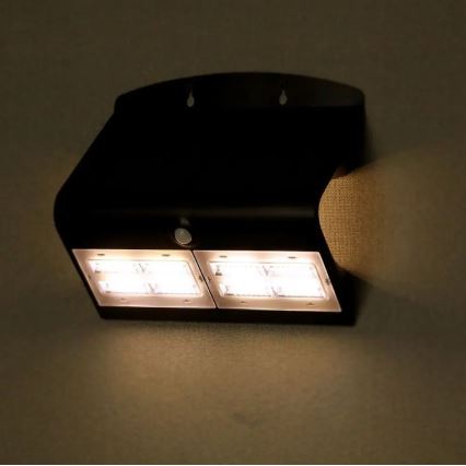 LED-Solar-Wandleuchte mit Sensor LED/7W/3,7V 4000K IP65 schwarz