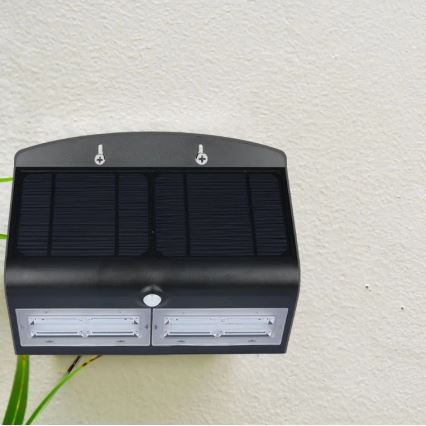 LED-Solar-Wandleuchte mit Sensor LED/7W/3,7V 4000K IP65 schwarz