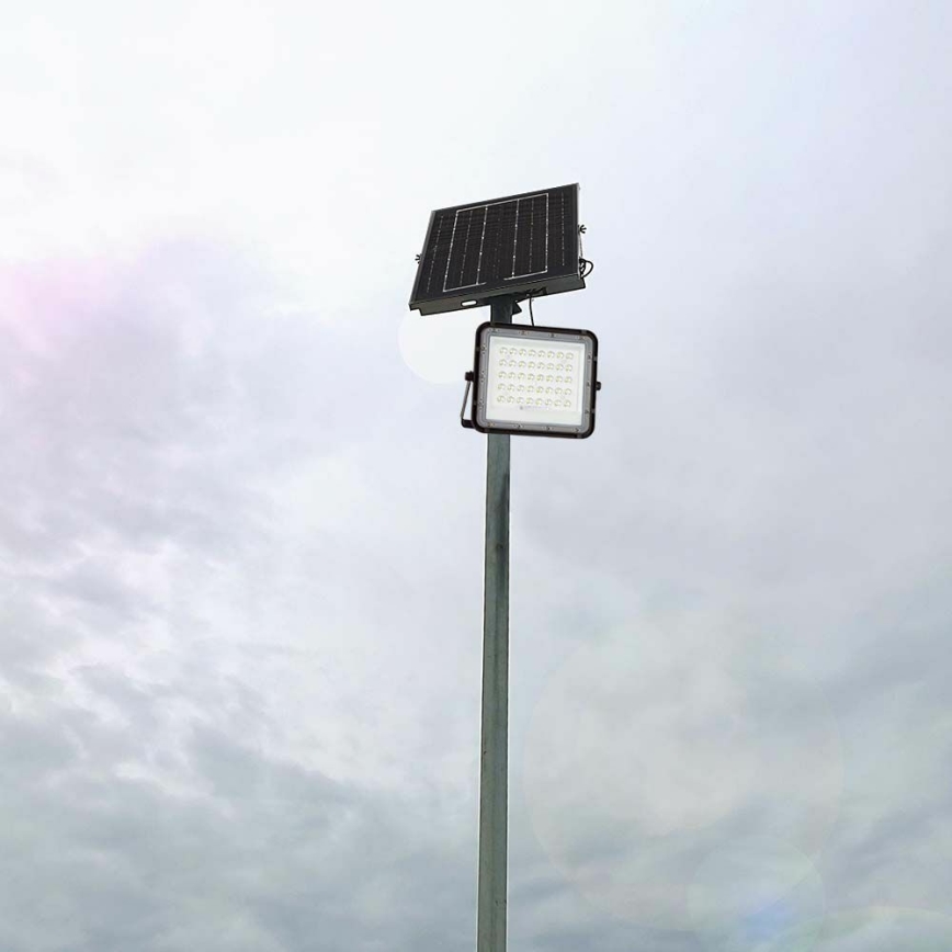 Dimmbarer LED-Outdoor-Solarstrahler LED/10W/3,2V IP65 4000K 6000 mAh schwarz + Fernbedienung