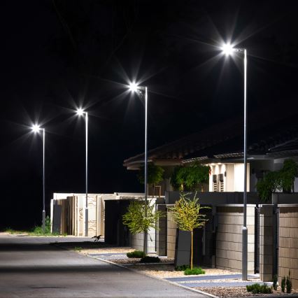 LED Solarstraßenleuchte VIA 200W/20000 mAh 3,2V 6000K IP54 + Fernbedienung
