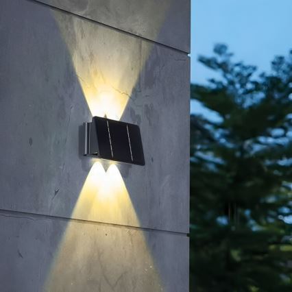 LED-Solarwandleuchte 4xLED/1,5W/3,7V 1500 mAh IP54 schwarz