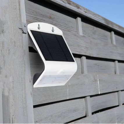 LED-Solarwandleuchte mit Sensor LED/3W/3,7V 3000/4000K IP65 2000 mAh weiß