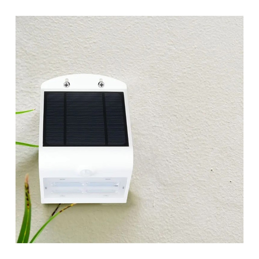 LED-Solarwandleuchte mit Sensor LED/3W/3,7V 3000/4000K IP65 2000 mAh weiß