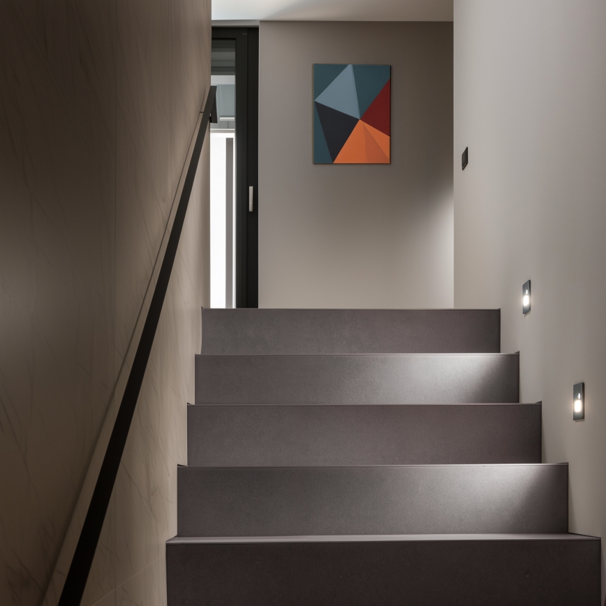 LED-Treppenleuchte mit Bewegungs- und Dämmerungssensor LED/1,5W/230V 3000/4000/6500K Anthrazit