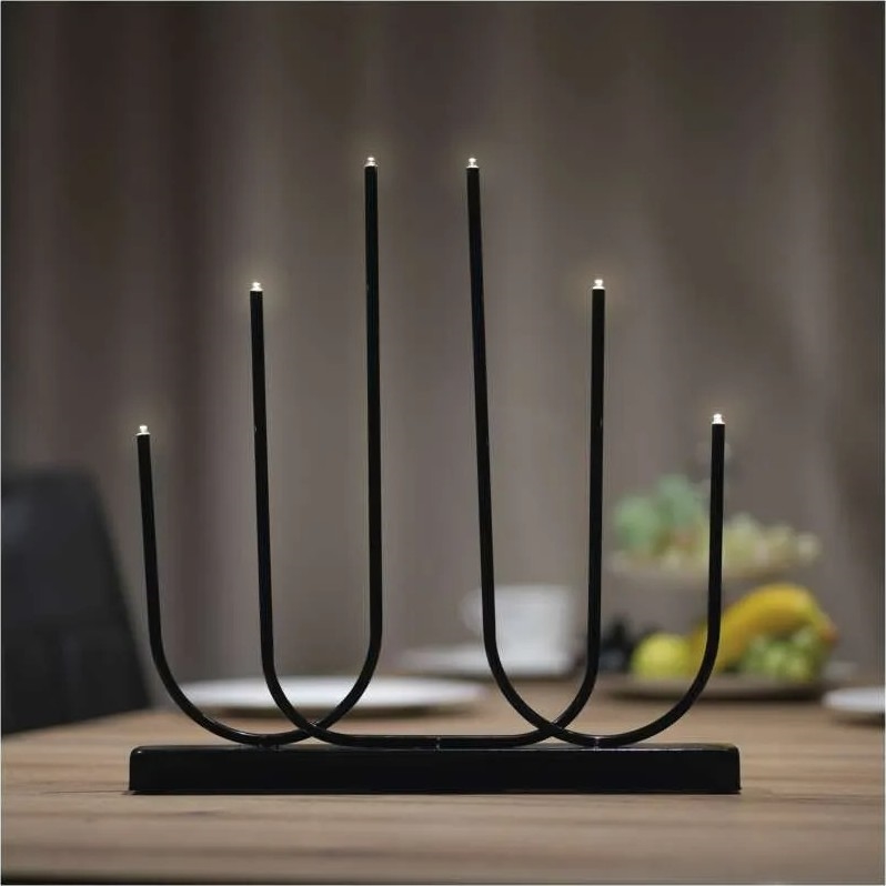 LED-Weihnachtsleuchter 6xLED/2xAA schwarz