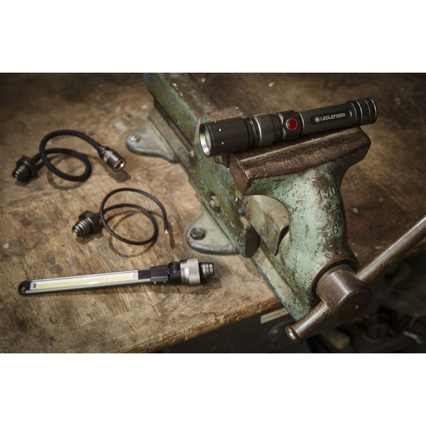 Ledlenser WORKERS FRIEND - dimmbare, wiederaufladbare LED-Taschenlampe LED/2500 mAh 280 lm 80 h schwarz