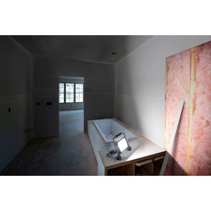 Ledvance - Dimmbarer, aufladbarer LED-Outdoor-Strahler WORKLIGHT BATTERY LED/20W/5V 2200 mAh IP54