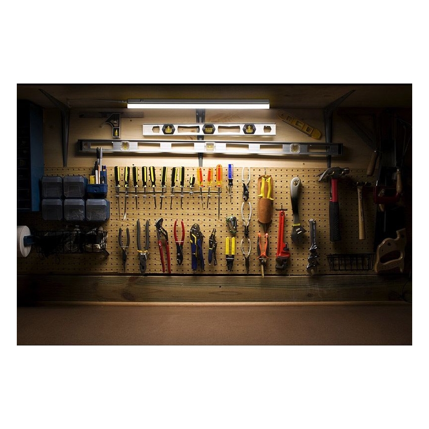 Ledvance – LED-Küchenunterbauleuchte mit Sensor BATTEN LED/8W/230V 60 cm