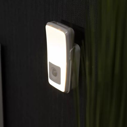 Osram - LED-Orientierungsleuchte für Steckdose mit Sensor LUNETTA LED/2W/230V