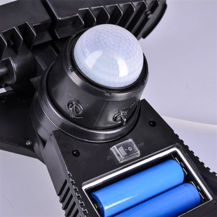 LED Solarstrahler mit Sensor 2000mAh LED/8W/3,7V IP44