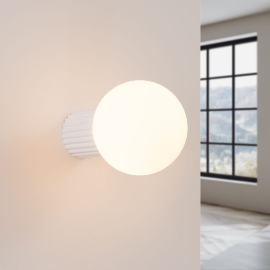 Badezimmer-Wandleuchte HALO 1xG9/8W/230V d 12 cm IP44 weiß