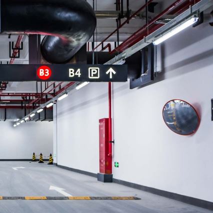 Technische LED-Feuchtraumleuchte mit Bewegungs- und Dämmerungssensor, 48 W, 230 V, IP65, 4000 K, 150 cm