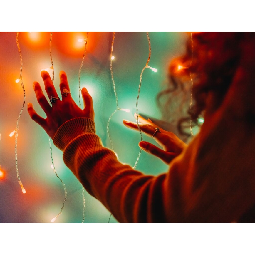 Twinkly - LED RGBW dimmbare Außen-Weihnachtsvorhang CURTAIN 210xLED 6,1m IP44 Wi-Fi