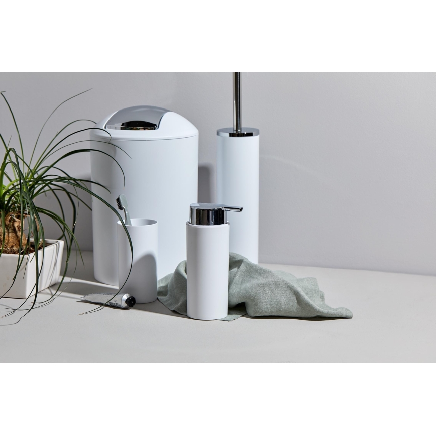 WENKO 24077800 - Set CALVO 6,5 x 13 cm weiß/hochglanzchrom